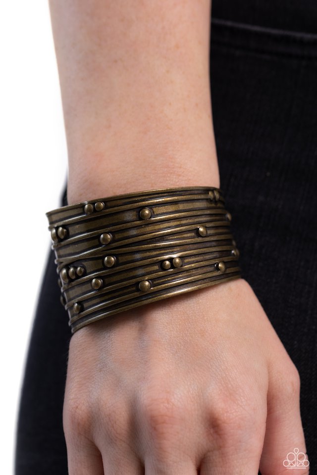 Mechanical Motif - Brass - Paparazzi Bracelet Image
