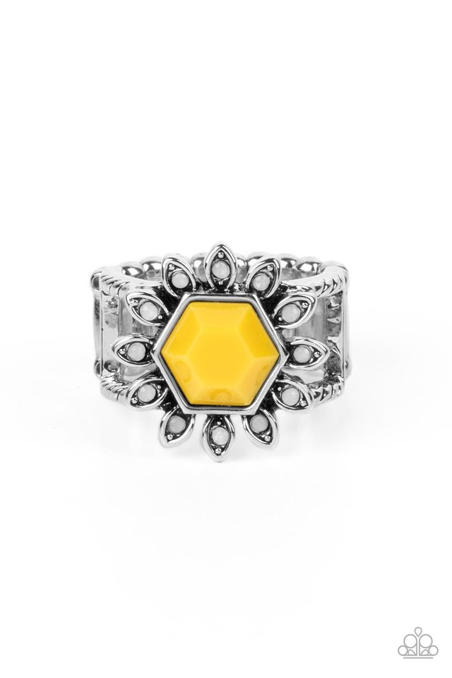 ���Wonderfully Wallflower - Yellow - Paparazzi Ring Image
