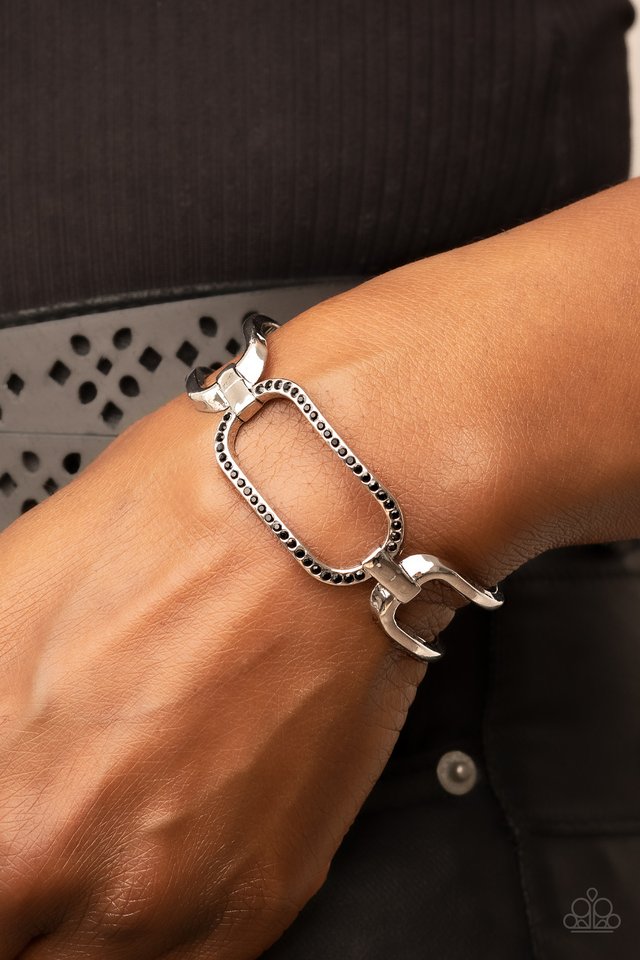 Civic Chic - Black - Paparazzi Bracelet Image