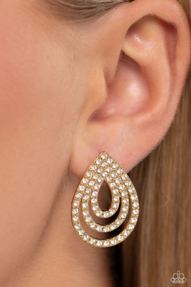 Red Carpet Reverie - Gold - Paparazzi Earring Image