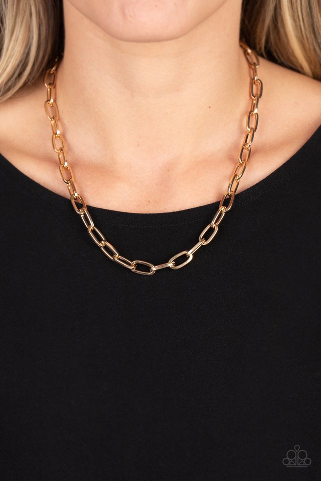 Boston Backdrop - Gold - Paparazzi Necklace Image