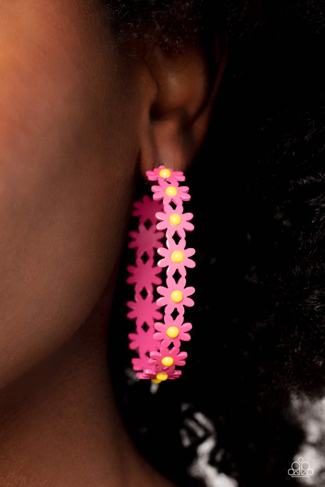Daisy Disposition - Pink - Paparazzi Earring Image