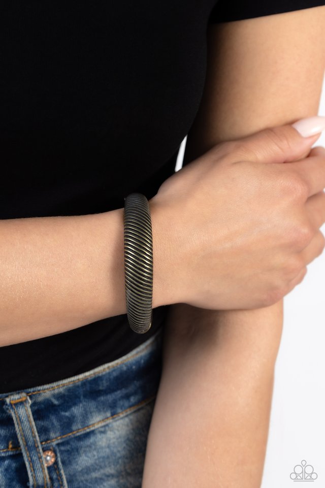 Jailhouse Jive - Brass - Paparazzi Bracelet Image