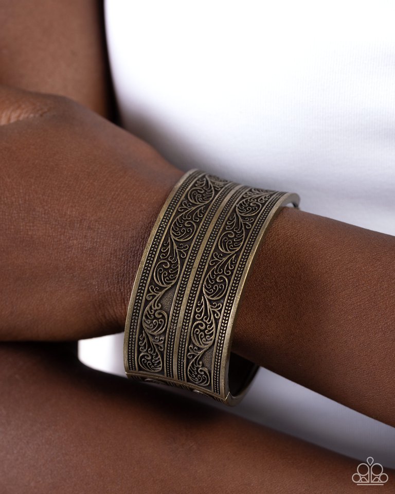 Eclectic European - Brass - Paparazzi Bracelet Image