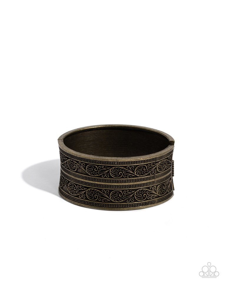 Eclectic European - Brass - Paparazzi Bracelet Image