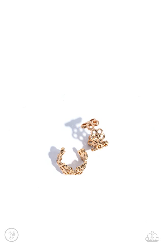 Daisy Debut - Gold - Paparazzi Earring Image