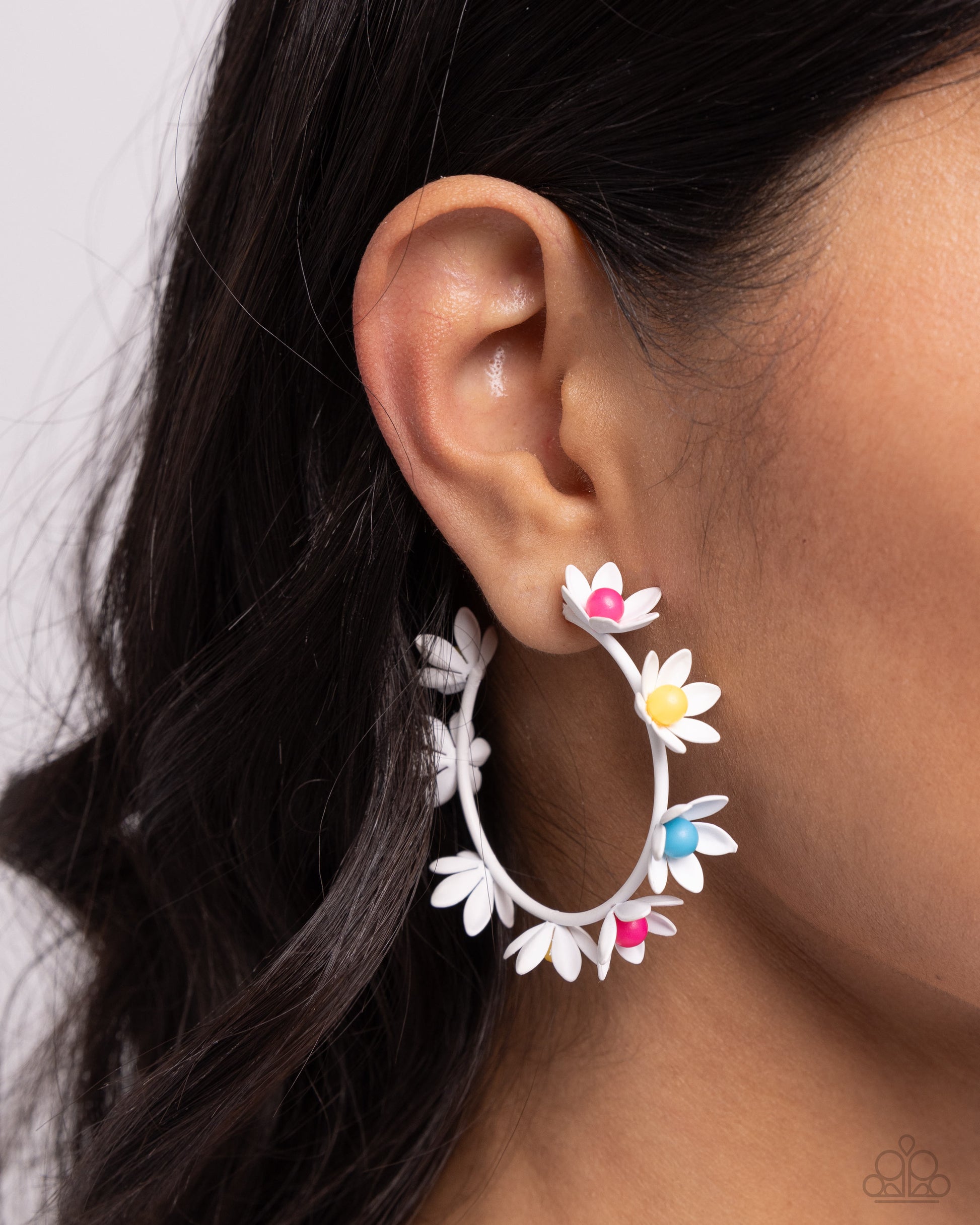 Flower Vine - Earrings - Paparazzi Earring Image