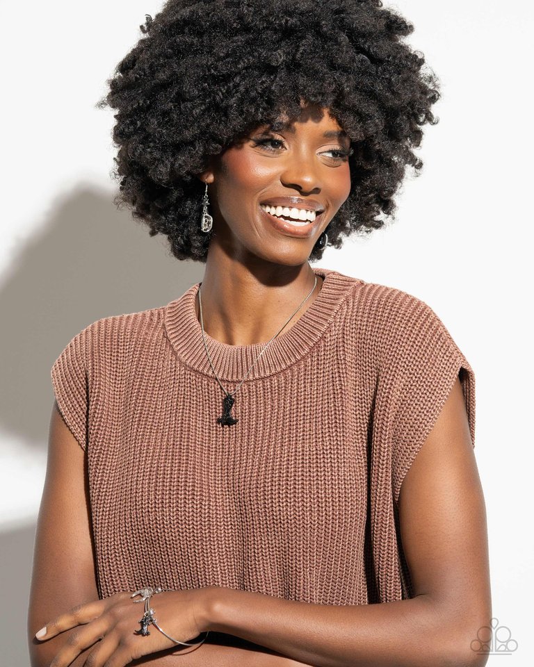 Rodeo Royalty - Black - Paparazzi Earring Image