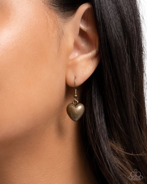 Heart Haul - Brass - Paparazzi Necklace Image