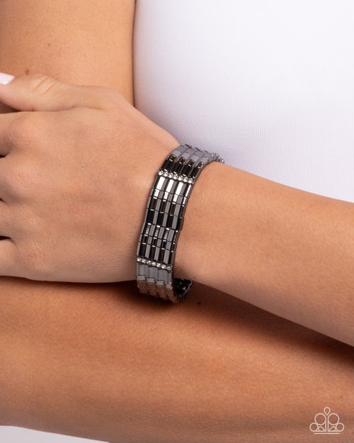 Glistening Getaway - Black - Paparazzi Bracelet Image