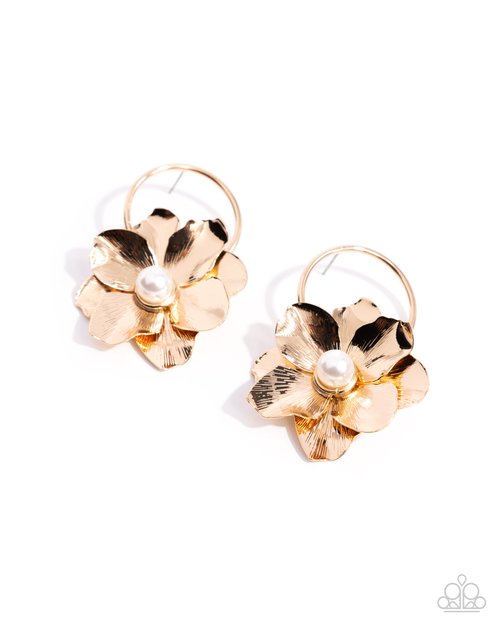 Backyard Bling - Gold - Paparazzi Earring Image