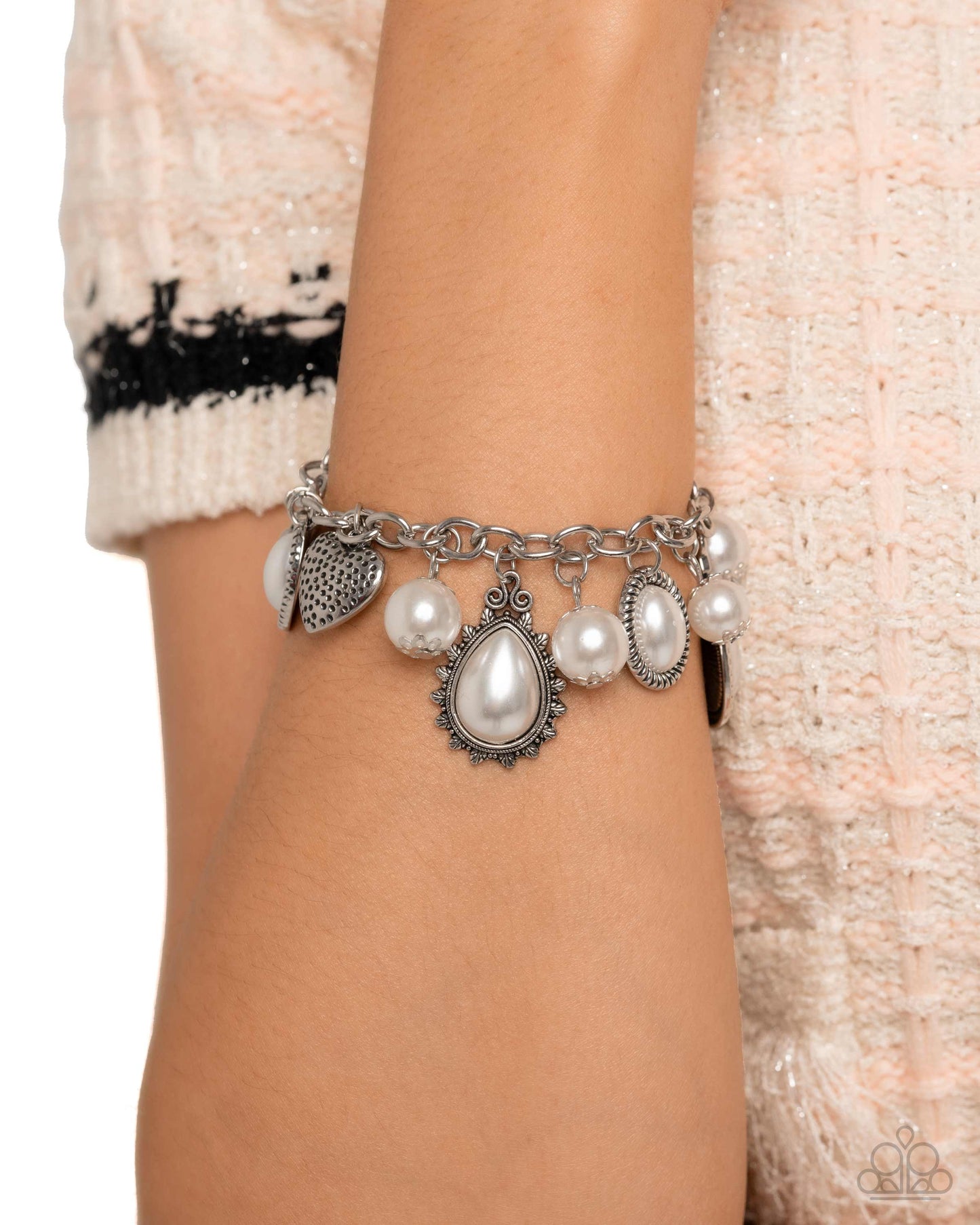 Pearly Pact - Complete Look - Paparazzi Product Image