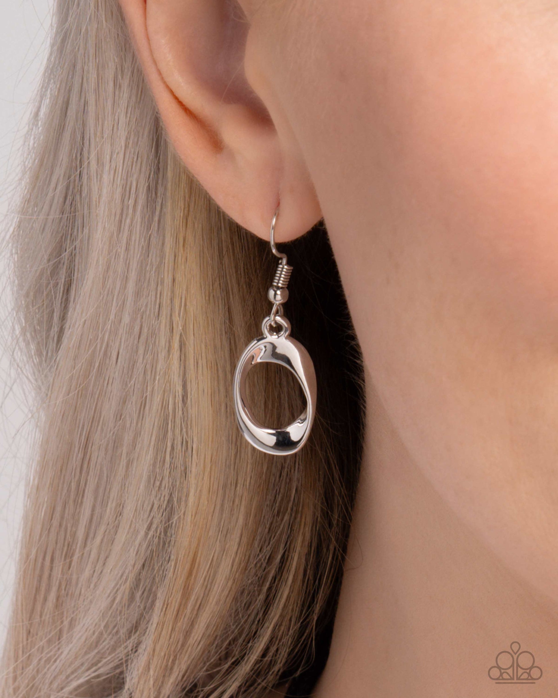 Apprehensive Accent - Silver - Paparazzi Necklace Image