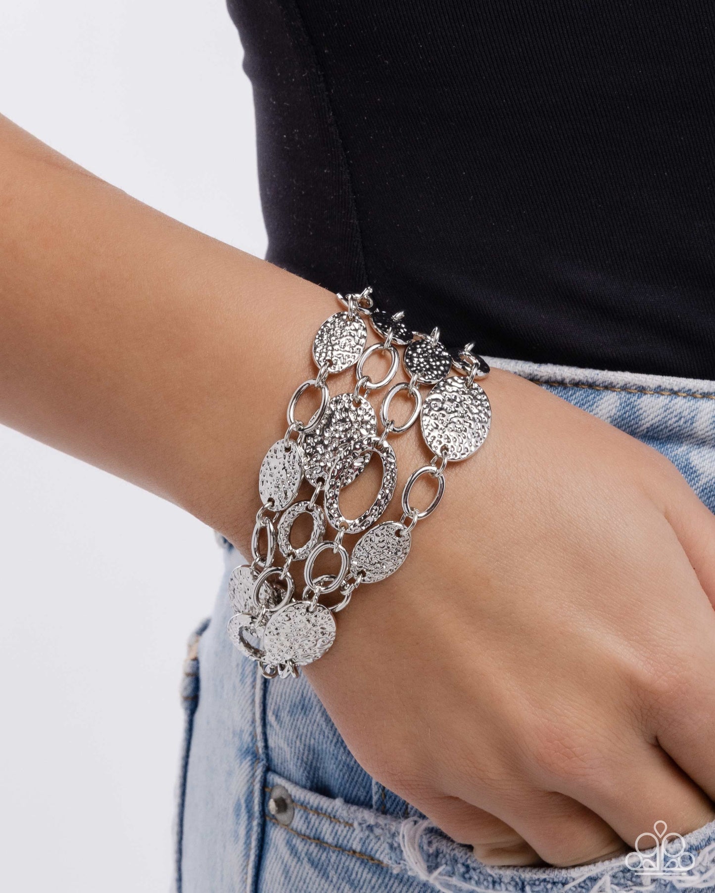 Hammered Helm - Silver - Paparazzi Bracelet Image