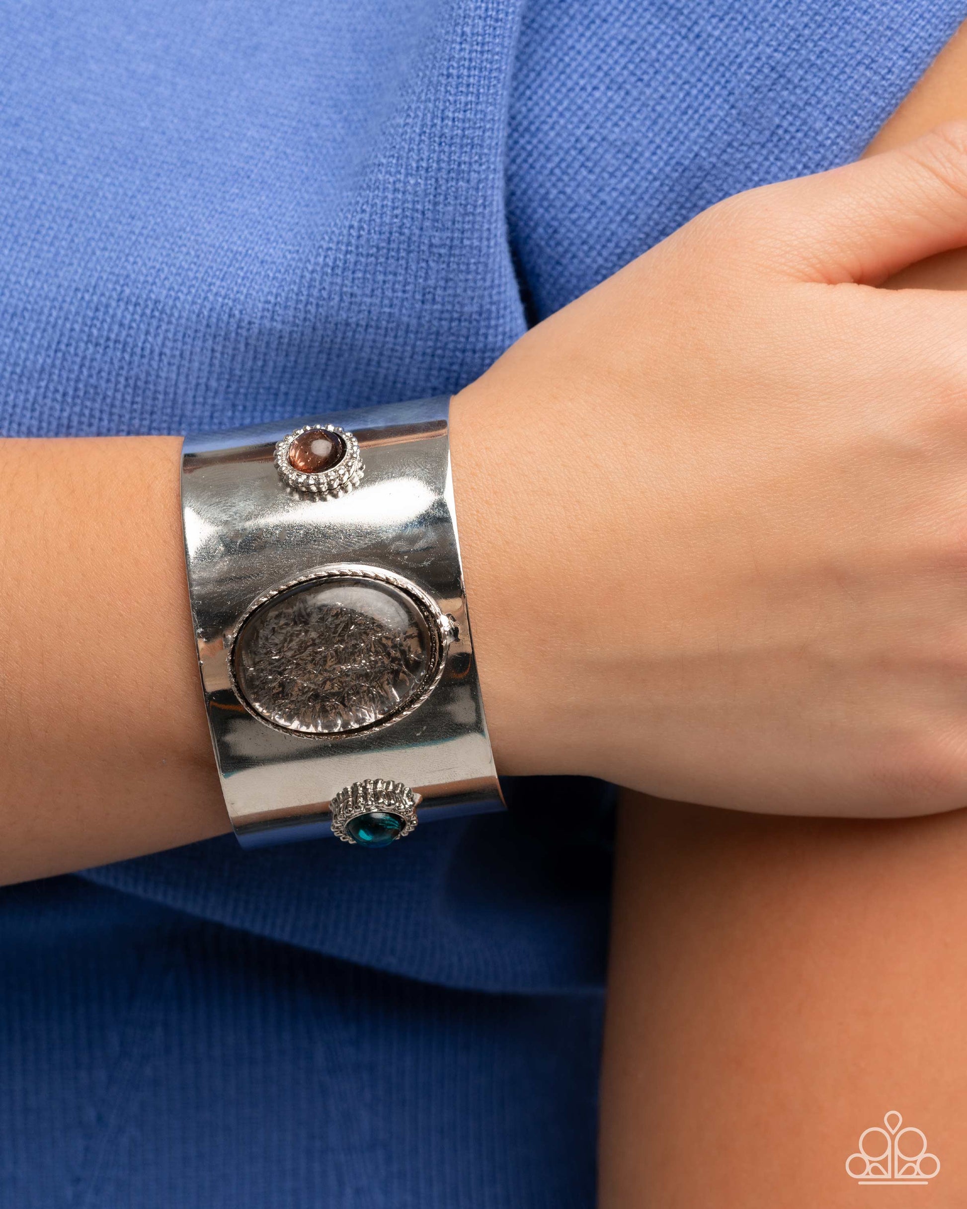 Rule the Light - Complete Look - Silver - Paparazzi Product Image