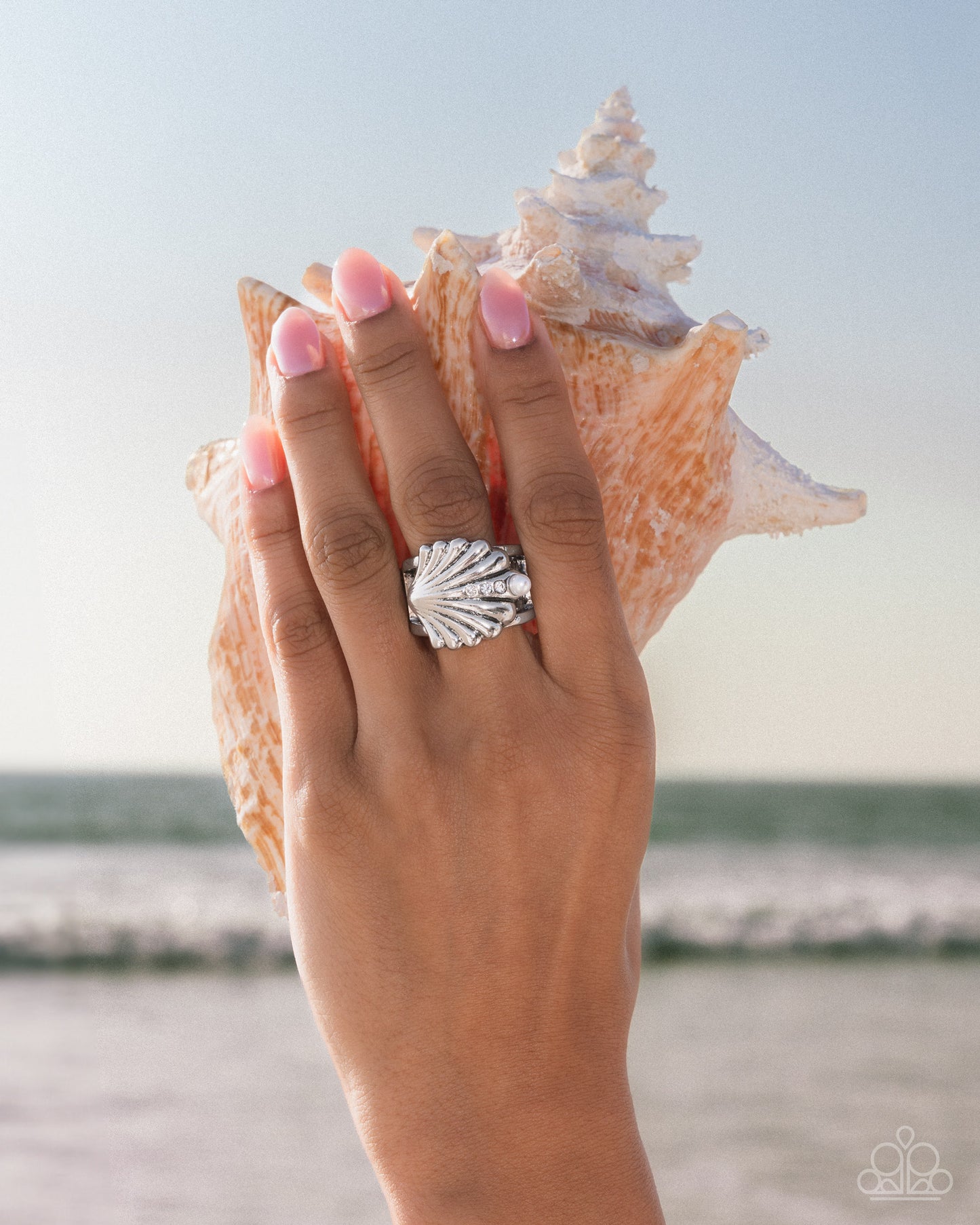 Seashell Side - White - Paparazzi Ring Image