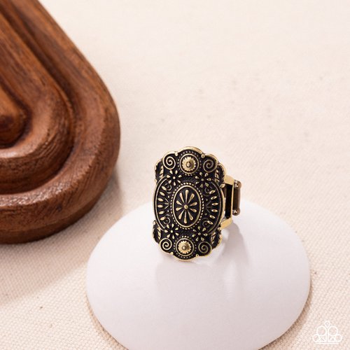 Frenetic Frame - Brass - Paparazzi Ring Image