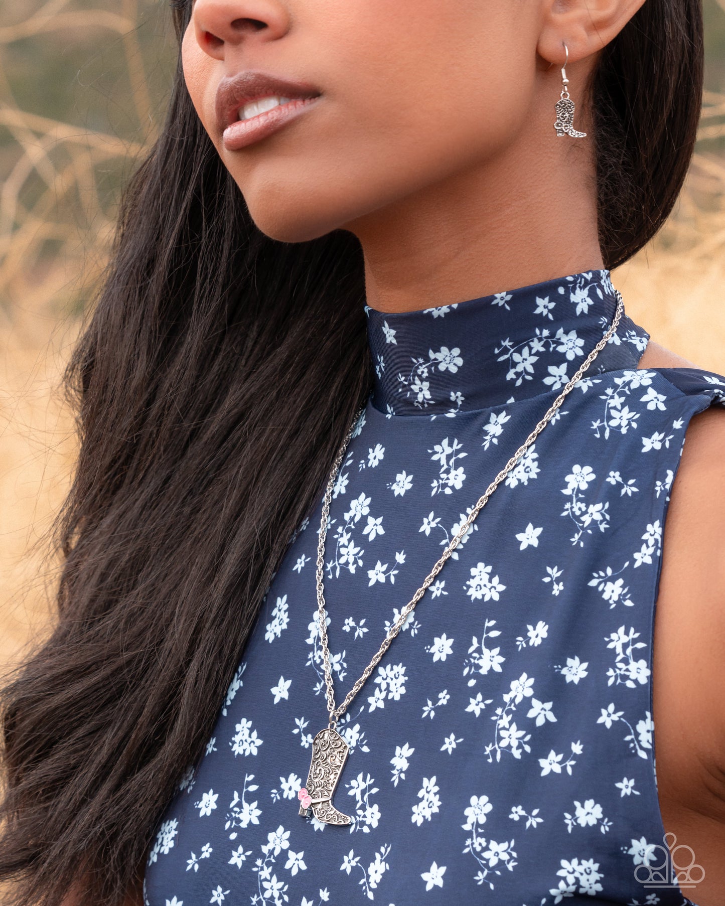 Blazing Boot - Paparazzi Necklace Image