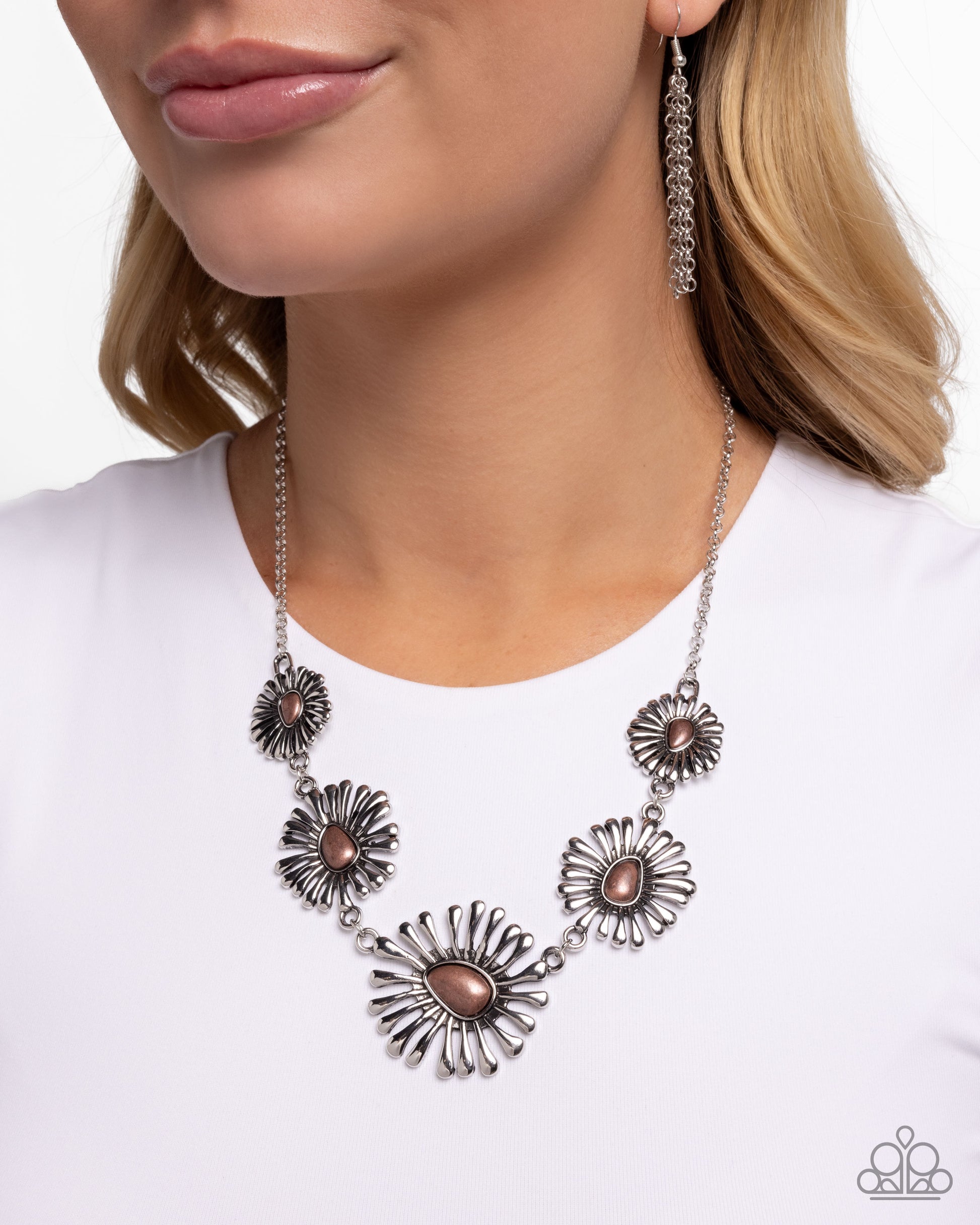 Floral Fin - Silver - Paparazzi Necklace Image