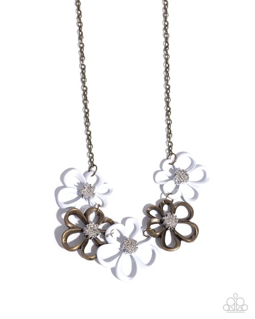 Beau Bouquet - Paparazzi Necklace Image