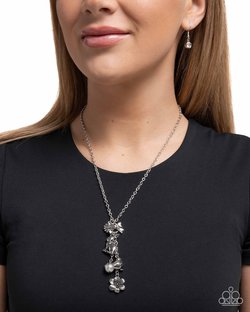 Easter Enthusiast - Paparazzi Necklace Image