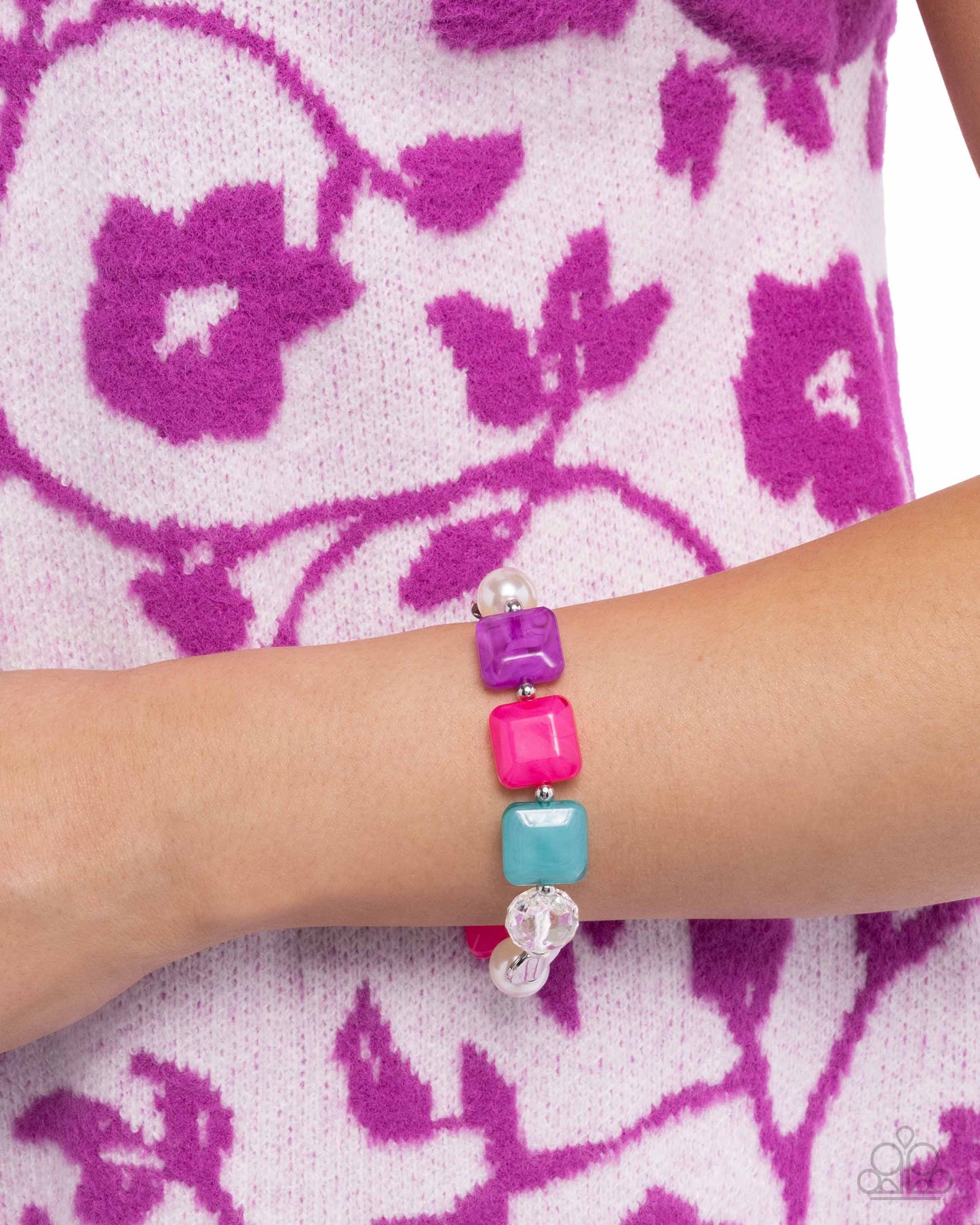 Continuous Cubes - Complete Look - Pink - Paparazzi Product Image