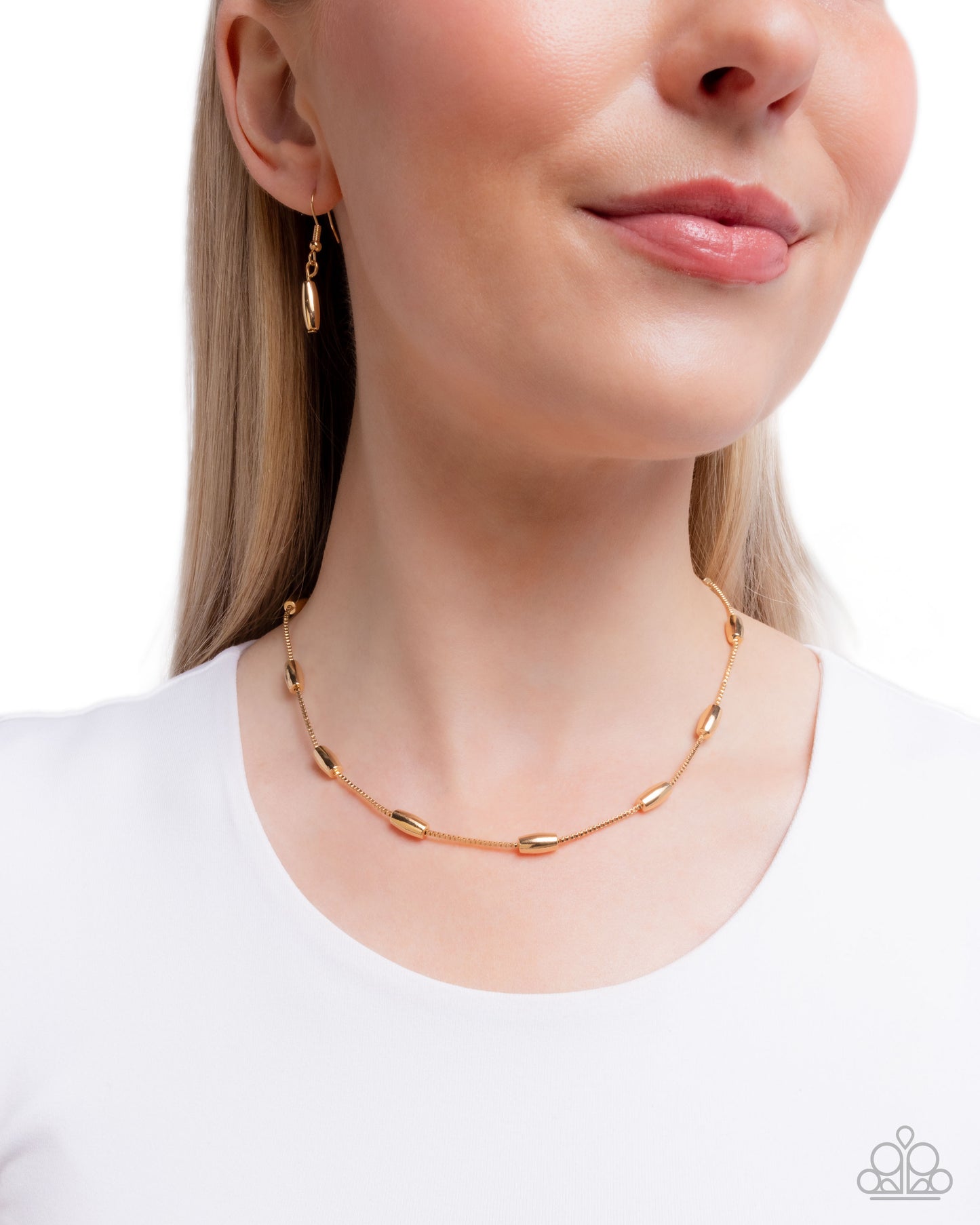 Cylindrical Chic - Gold - Paparazzi Necklace Image