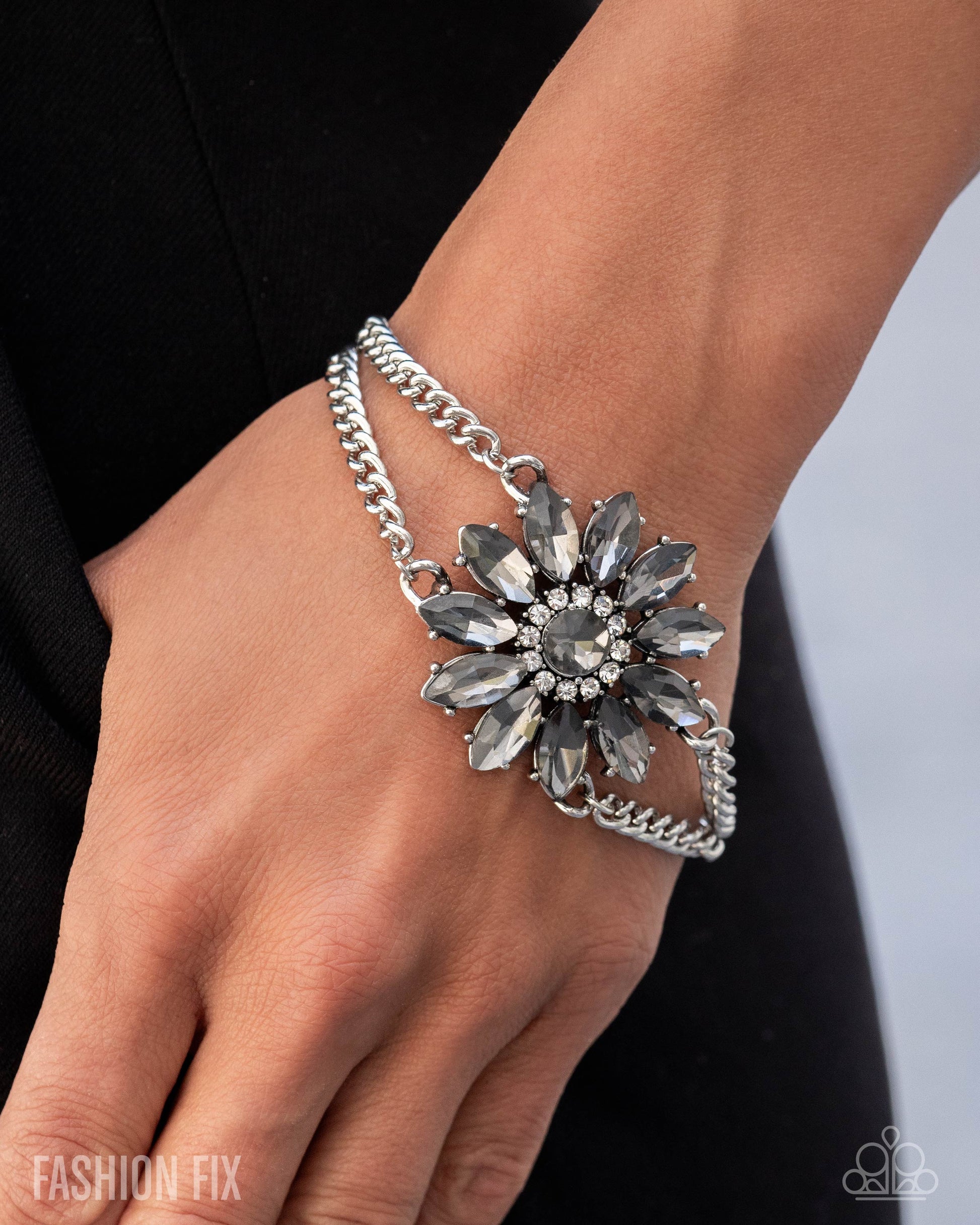 Edge of Elegance - Silver - Paparazzi Bracelet Image
