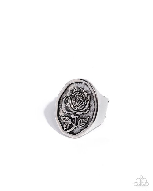 Pleasing Portrait - Silver - Paparazzi Ring Image