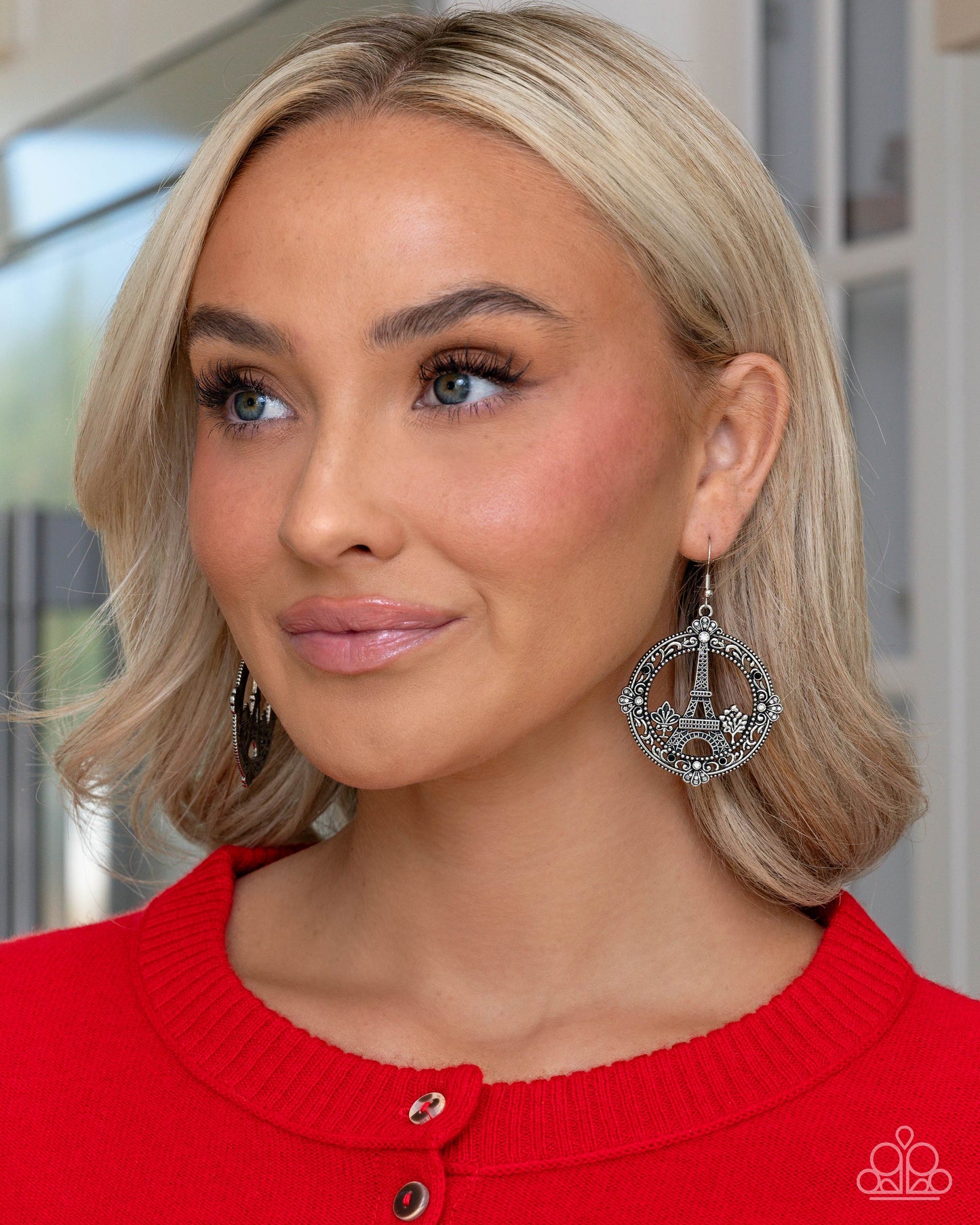 Enamored Eiffel Tower - Paparazzi Earring Image