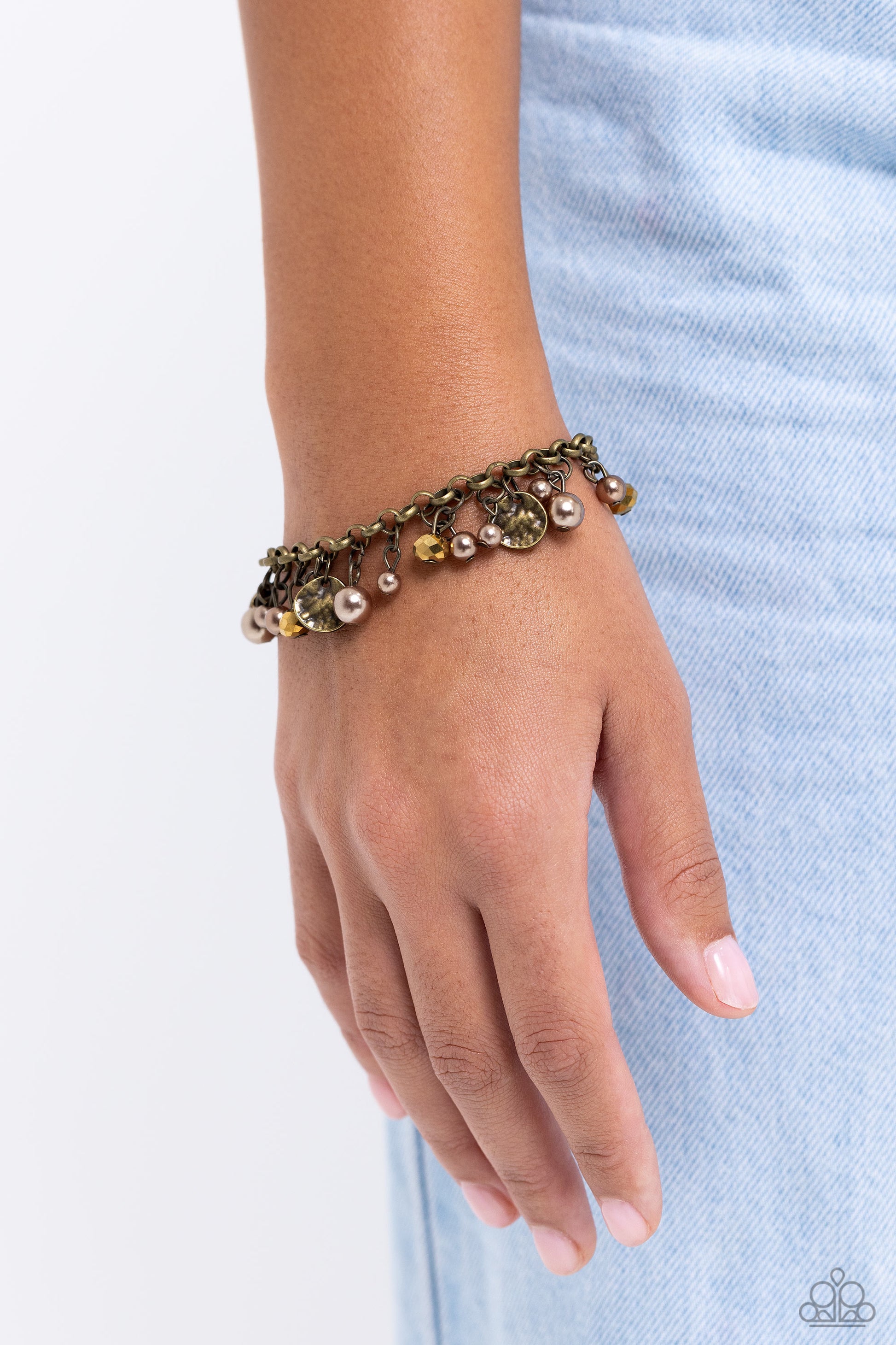 West Coast Welcome - Brass - Paparazzi Product Image