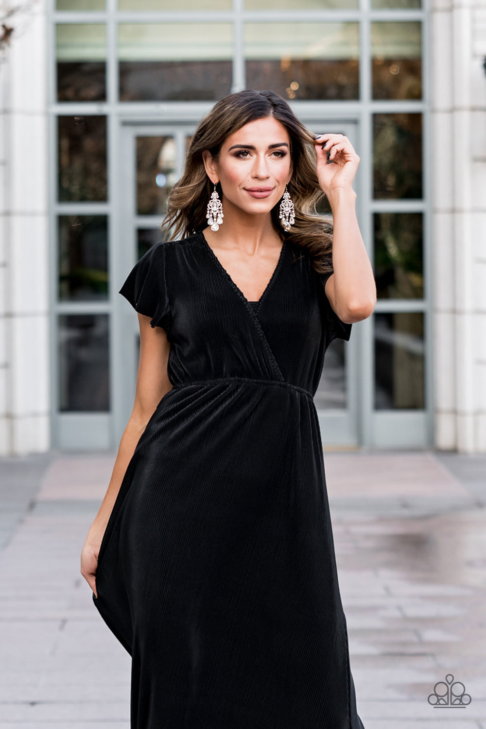 Paparazzi Earring EMP Exclusive ~ Queen Of All Things Sparkly - White