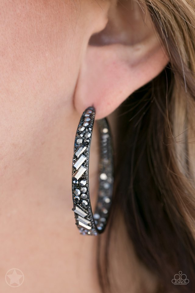 Paparazzi Blockbuster Earrings - GLITZY By Association - Black