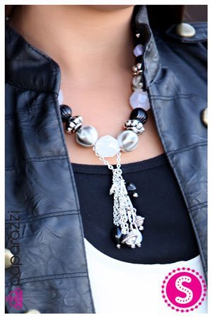 Paparazzi Blockbuster Necklace - Break a Leg - Black
