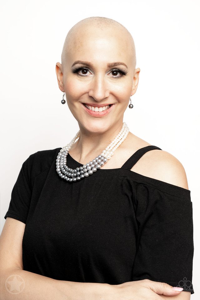 Lady In Waiting - Paparazzi Necklace Image