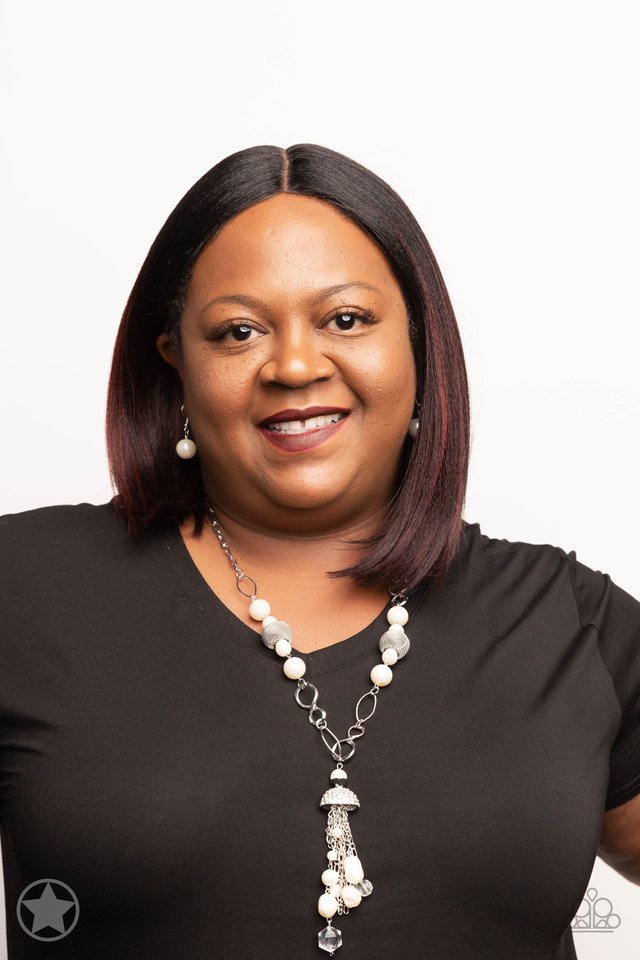 Designated Diva - White - Paparazzi Necklace Image