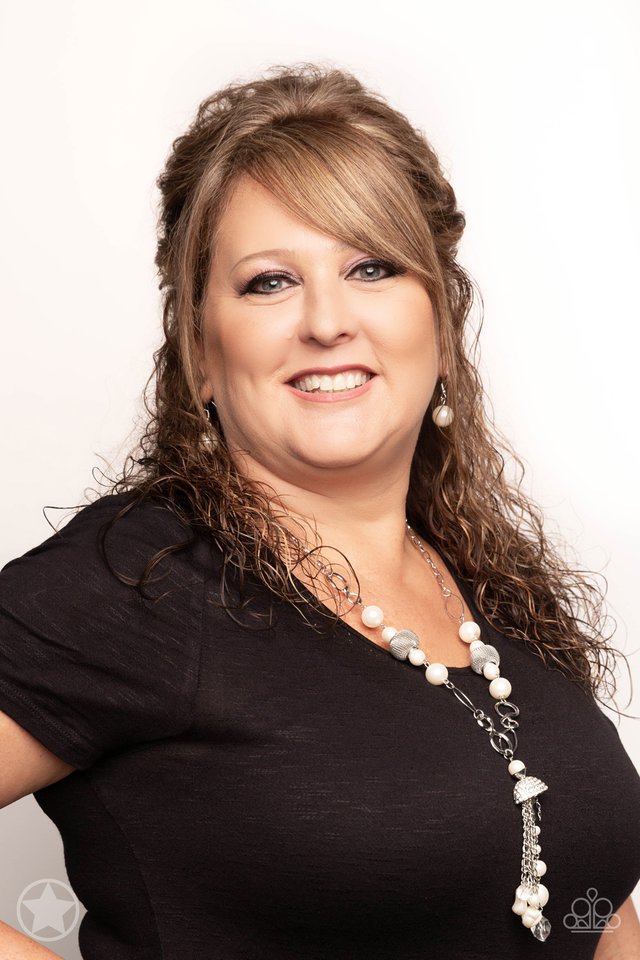 Designated Diva - White - Paparazzi Necklace Image