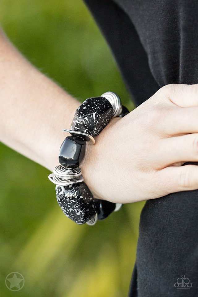 Glaze of Glory - Black - Paparazzi Bracelet Image