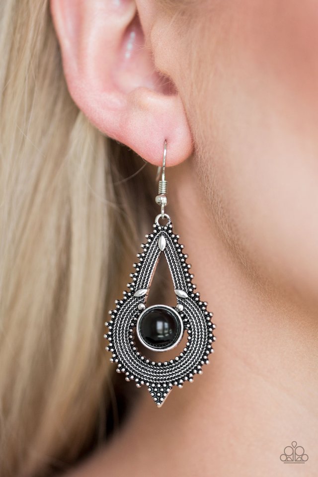 Zoomin Zumba - Black - Paparazzi Earring Image