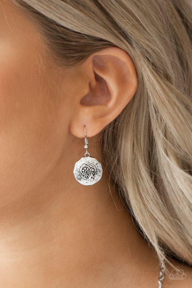 Bull In A China Shop - Silver - Paparazzi Necklace Image