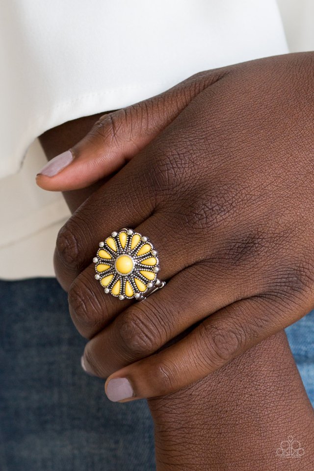 Poppy Pop-tastic - Yellow - Paparazzi Ring Image