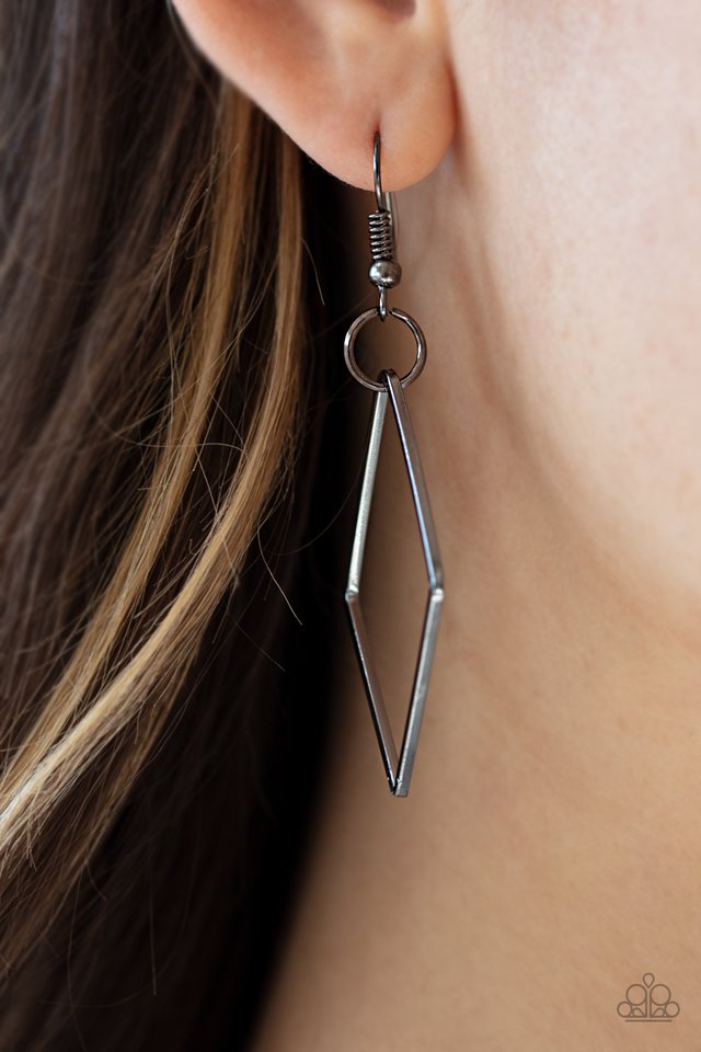 Fashion Fave - Black - Paparazzi Necklace Image