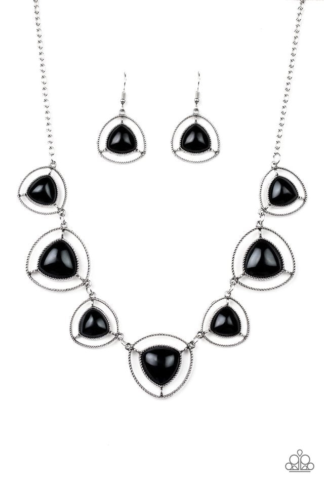 Make A Point - Black - Paparazzi Necklace Image