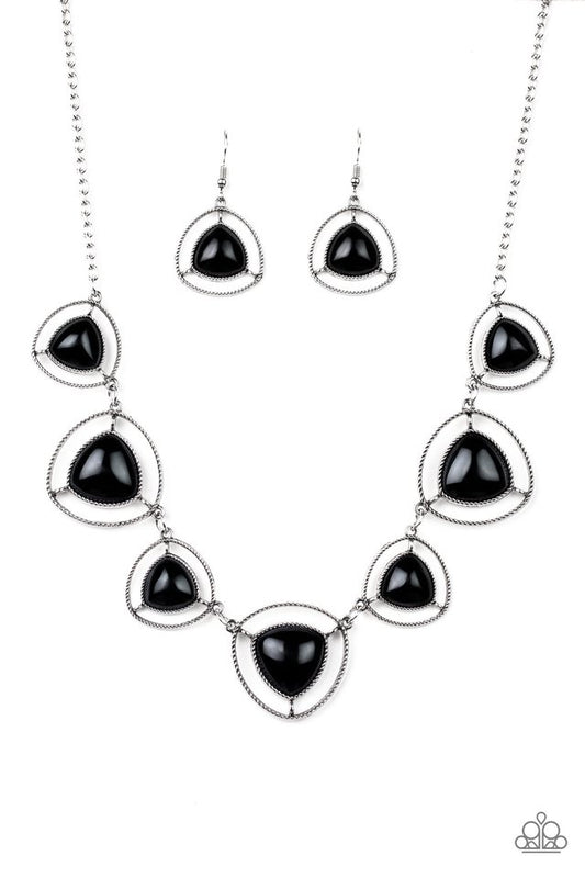 Make A Point - Black - Paparazzi Necklace Image