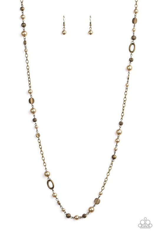 Make An Appearance - Brass - Paparazzi Necklace Image