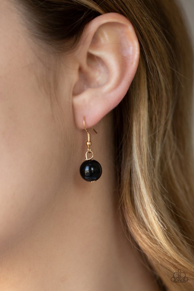 Get Off My Runway - Gold - Paparazzi Necklace Image