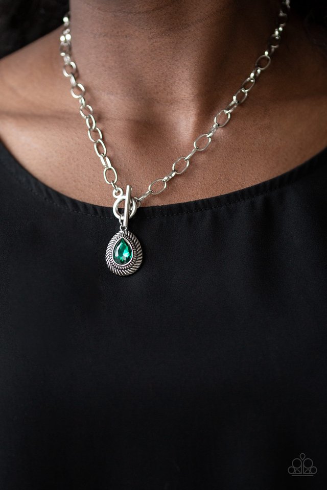 Sheen Queen - Green - Paparazzi Necklace Image