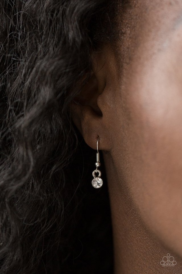 A MODERN Citizen - Red - Paparazzi Necklace Image