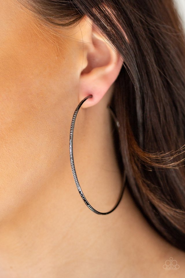 Sleek Fleek - Black - Paparazzi Earring Image