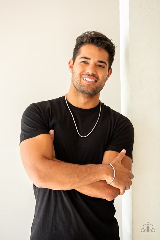 Victory Lap - Silver - Paparazzi Necklace Image